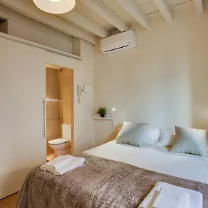 Flateli Ballesteries Apartment Girona